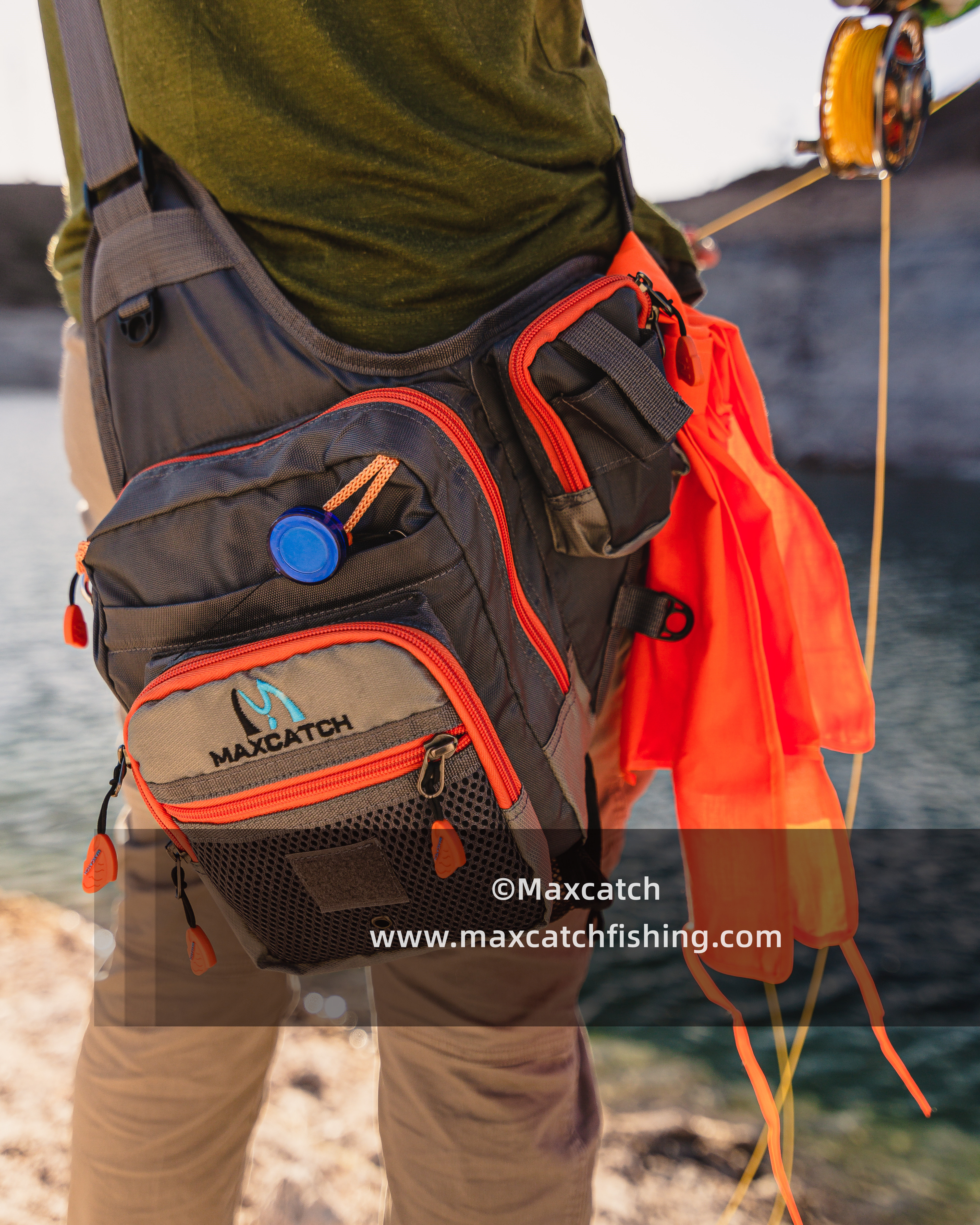 V Cross 23*21*8.5 cm Fishing Bag Waterproof Multi Function Fishing Waist Bag  Pack Fishing Sling Bag with Fly Patch